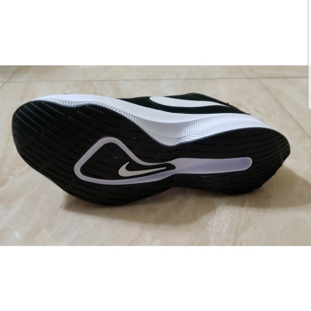 Nike womens shoes sz 7 sneakers black white new - Picture 4 of 7